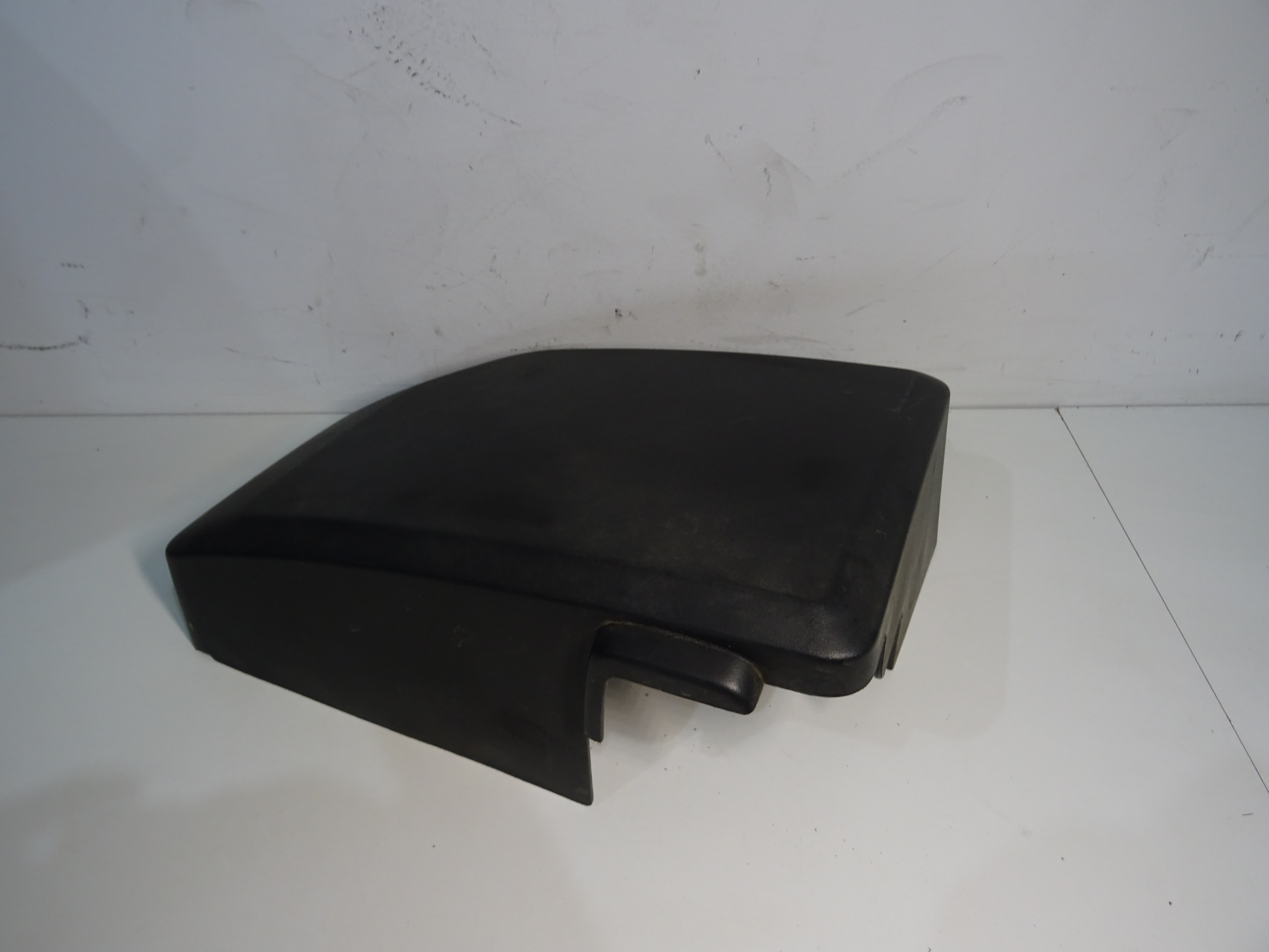 Kryt vzduchového filtru Volvo XC90 D5 30680265