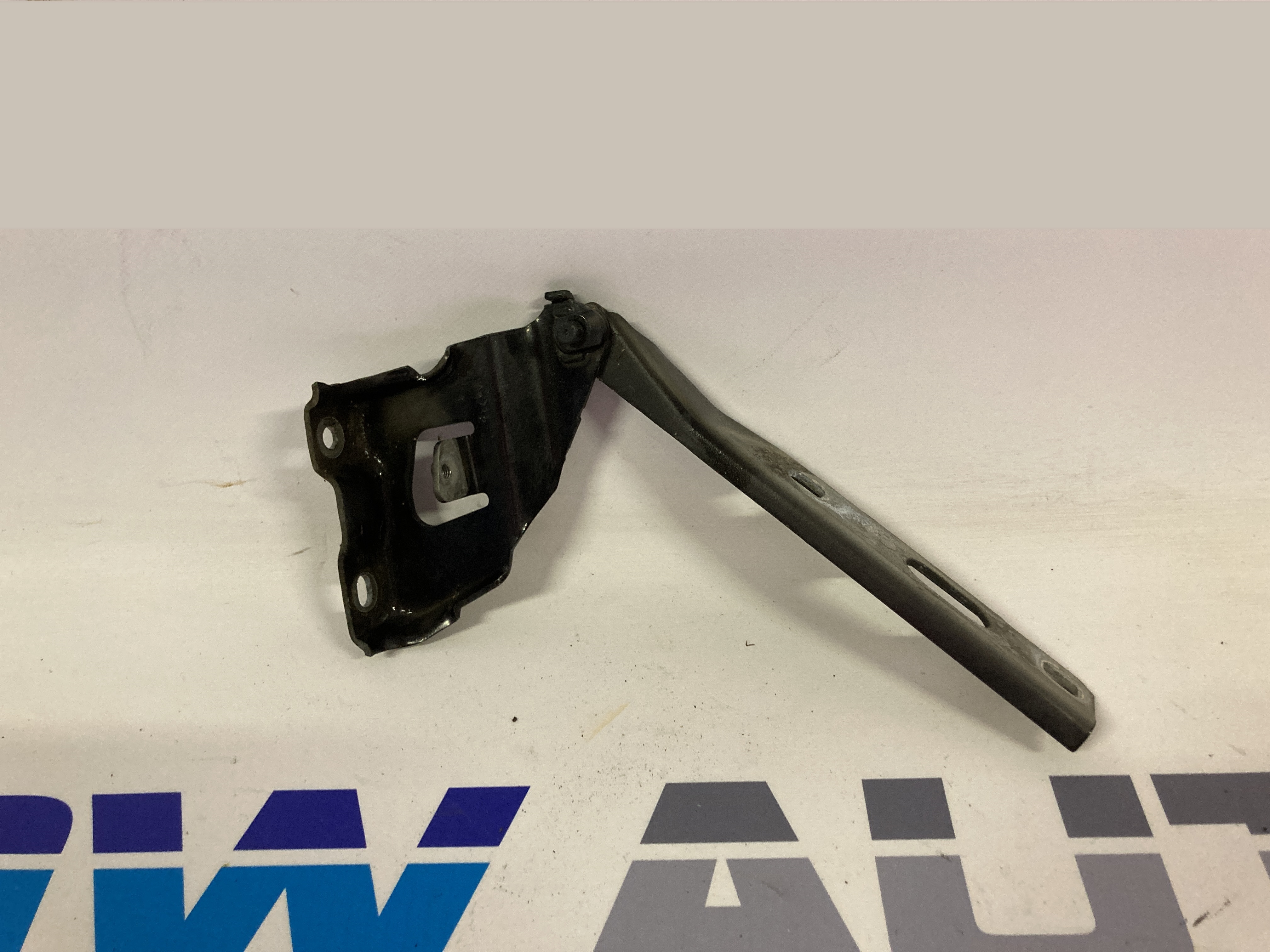 Pant kapoty pravý Audi A4 B8 8K0823302D