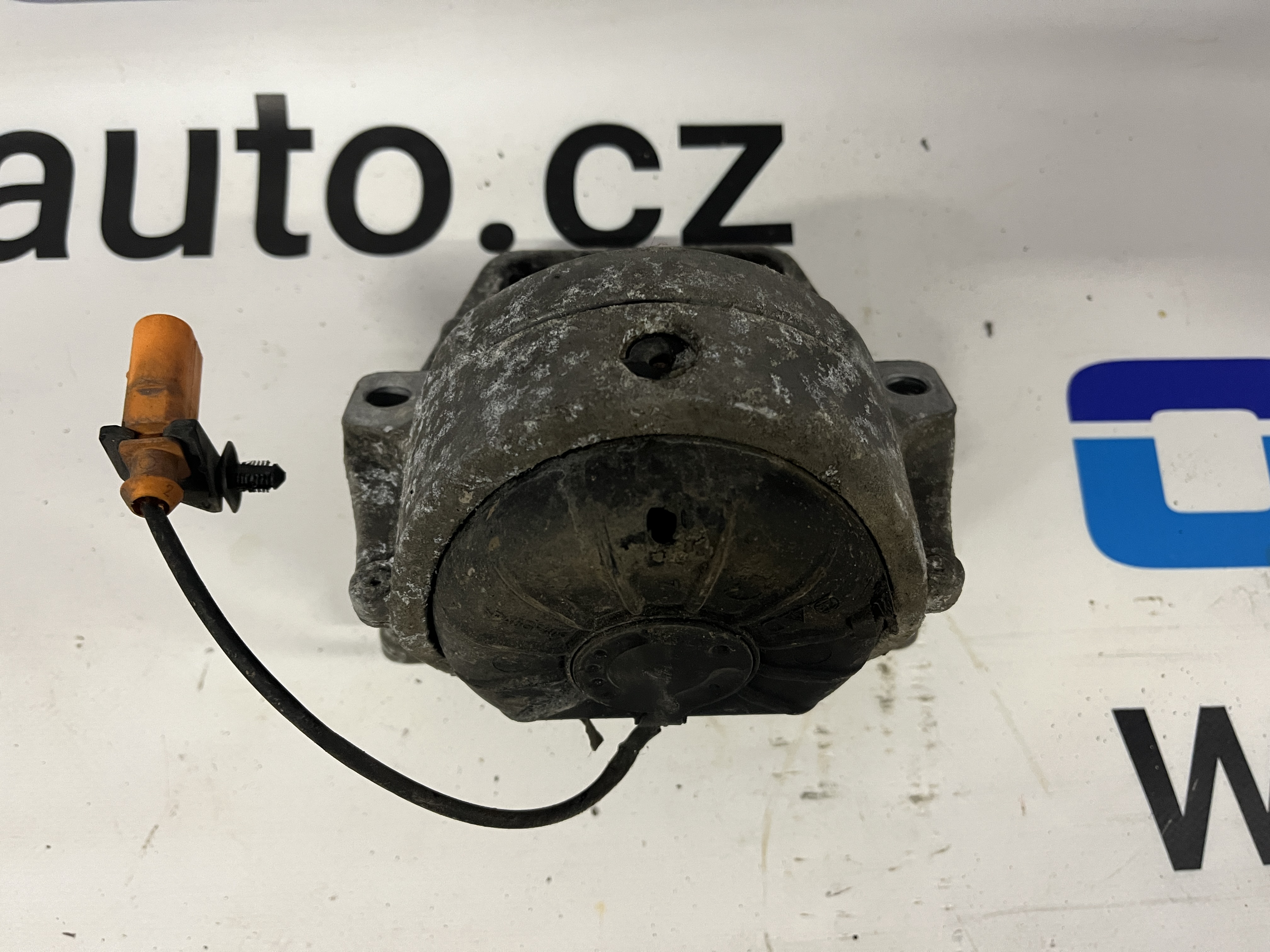 Silentblok motoru Audi A5 8T 3,0TDI 8K0198381