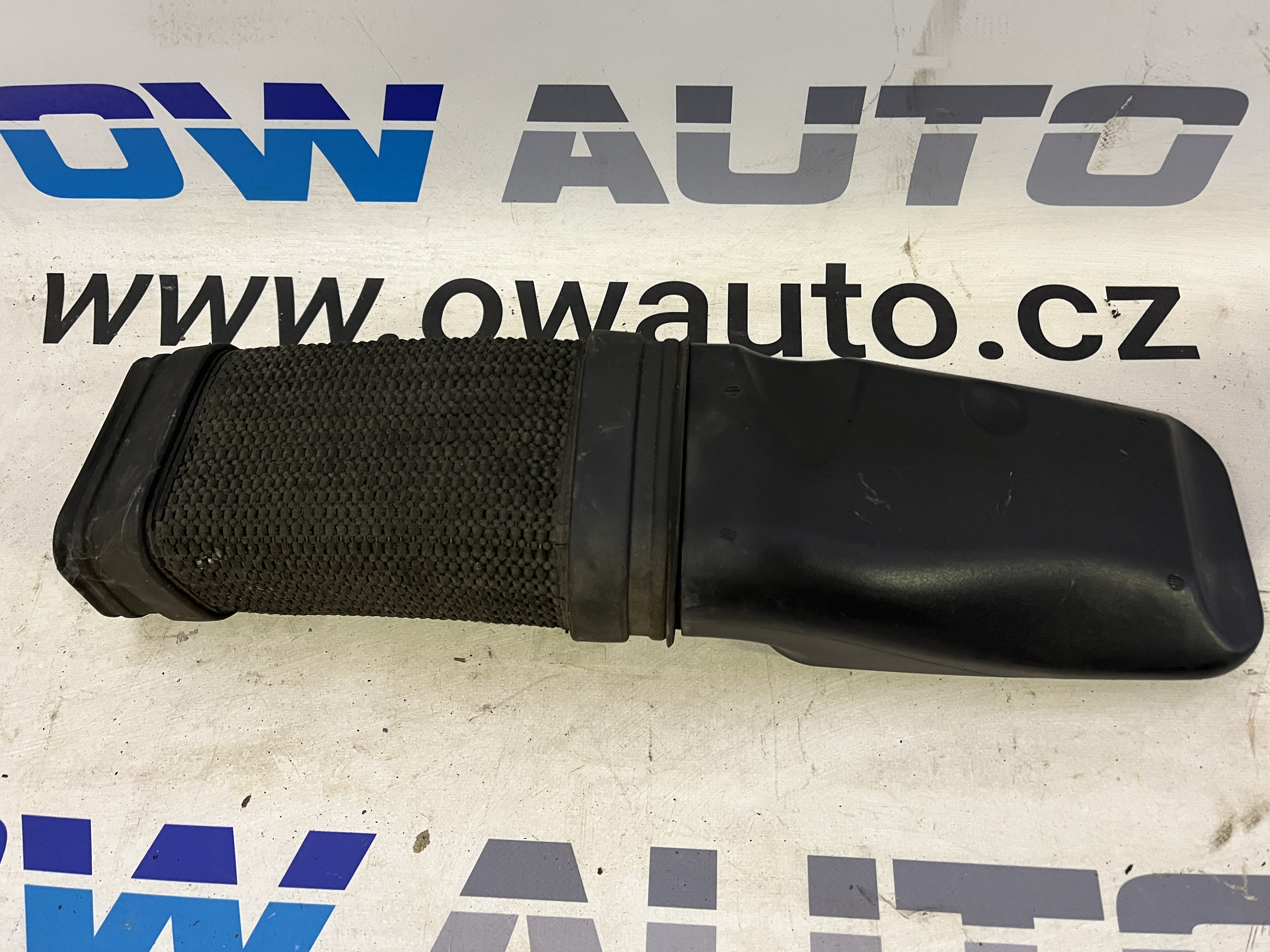 Trubka / vlnovec sání BMW E90/E91 320D 7795284, 7797956