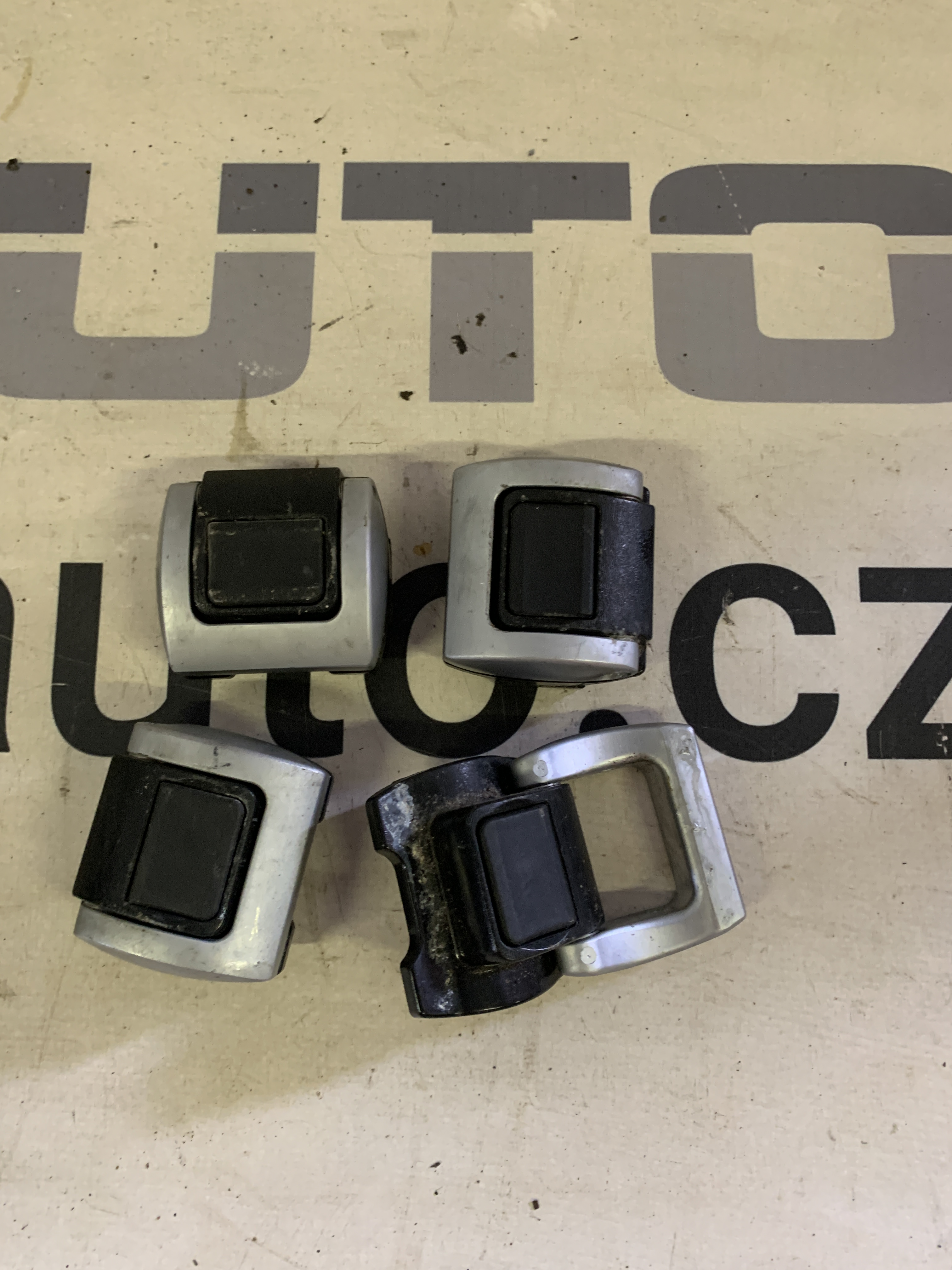 Sada ok do kufru Audi A6 C6 4F9863539