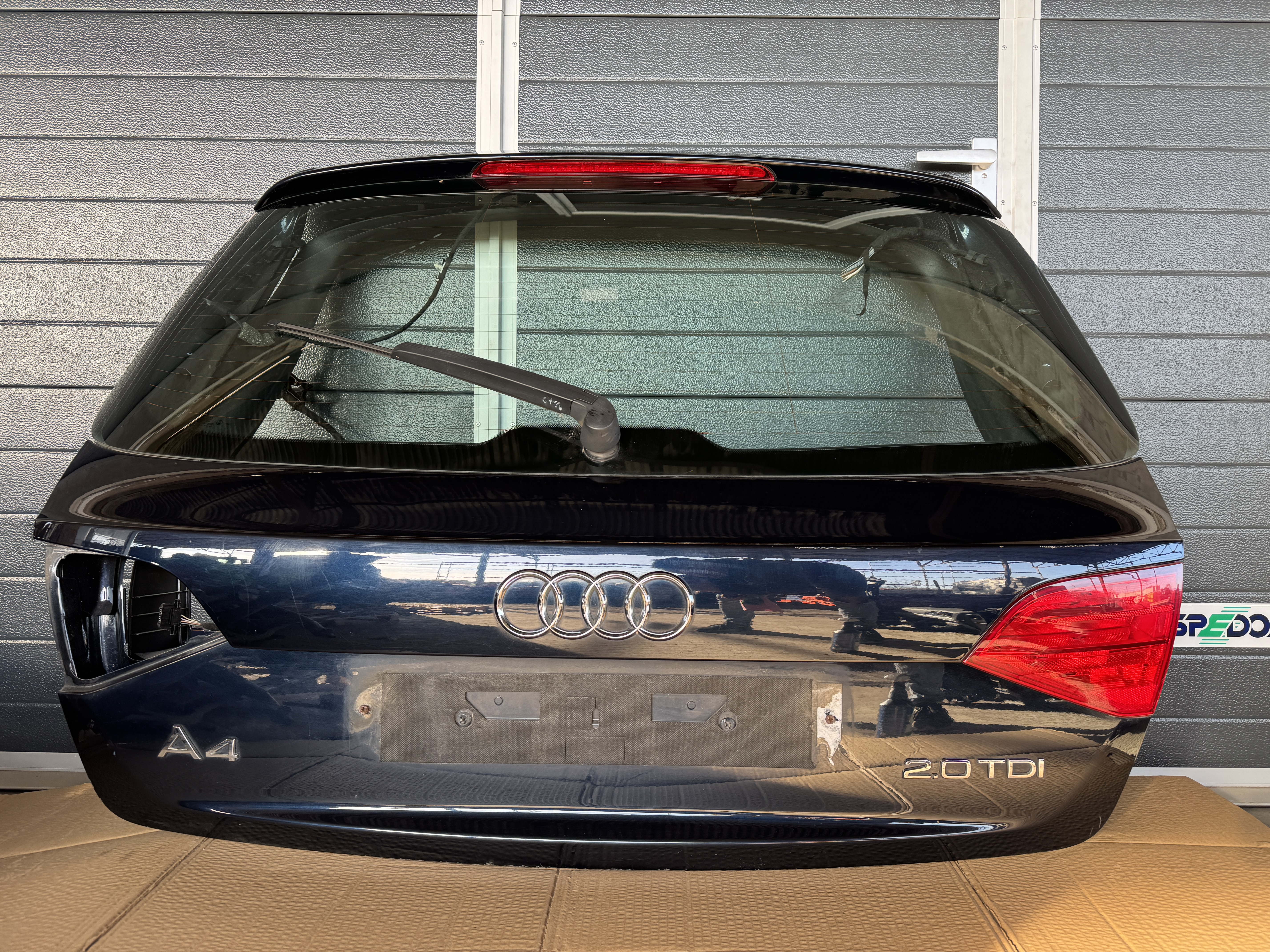 Páté dveře Audi A4 B8 Avant před FL, kód barvy LZ5A 