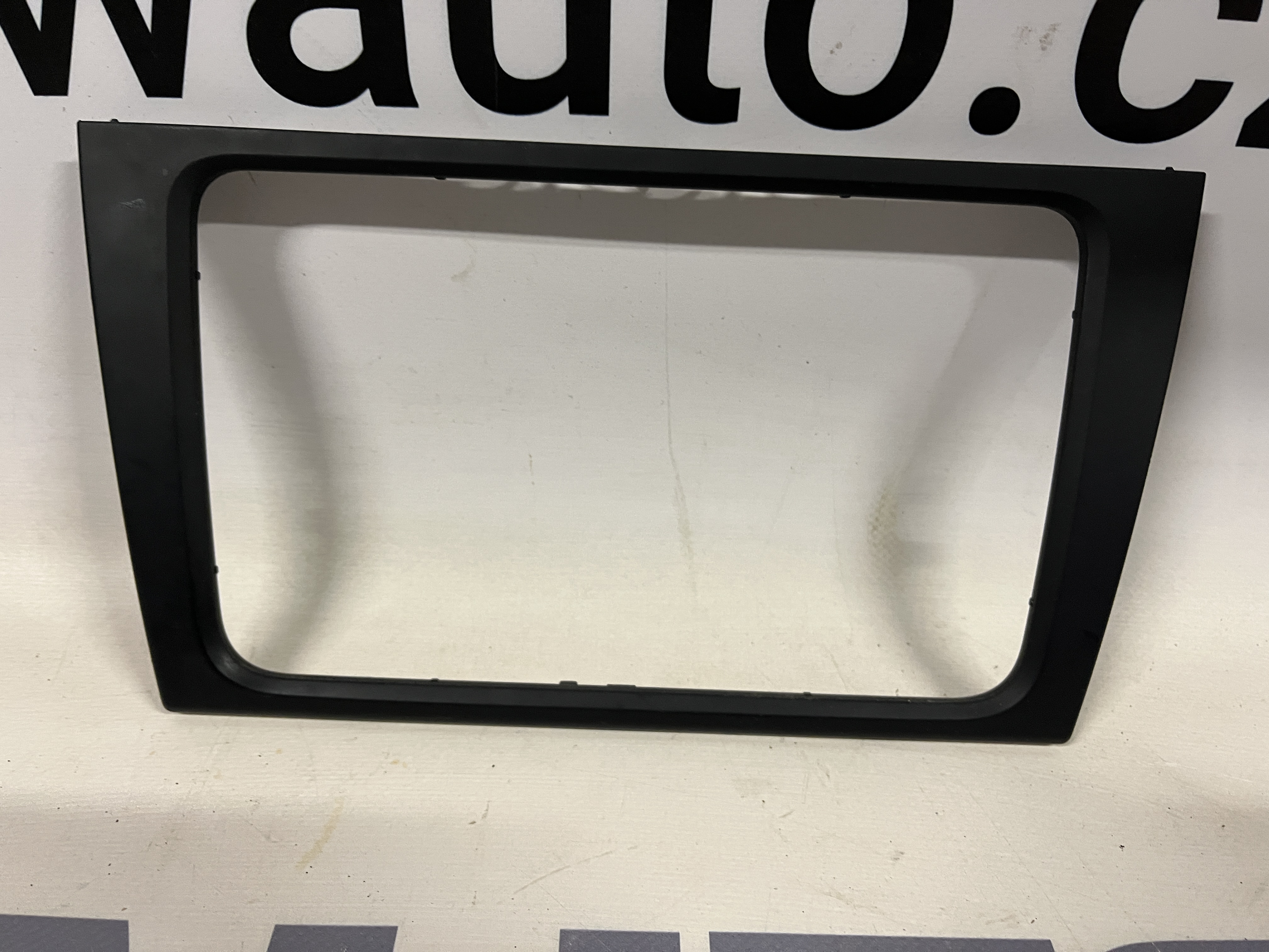 Rámeček rádia VW Golf VI 5K0858063E , 5K0858063B