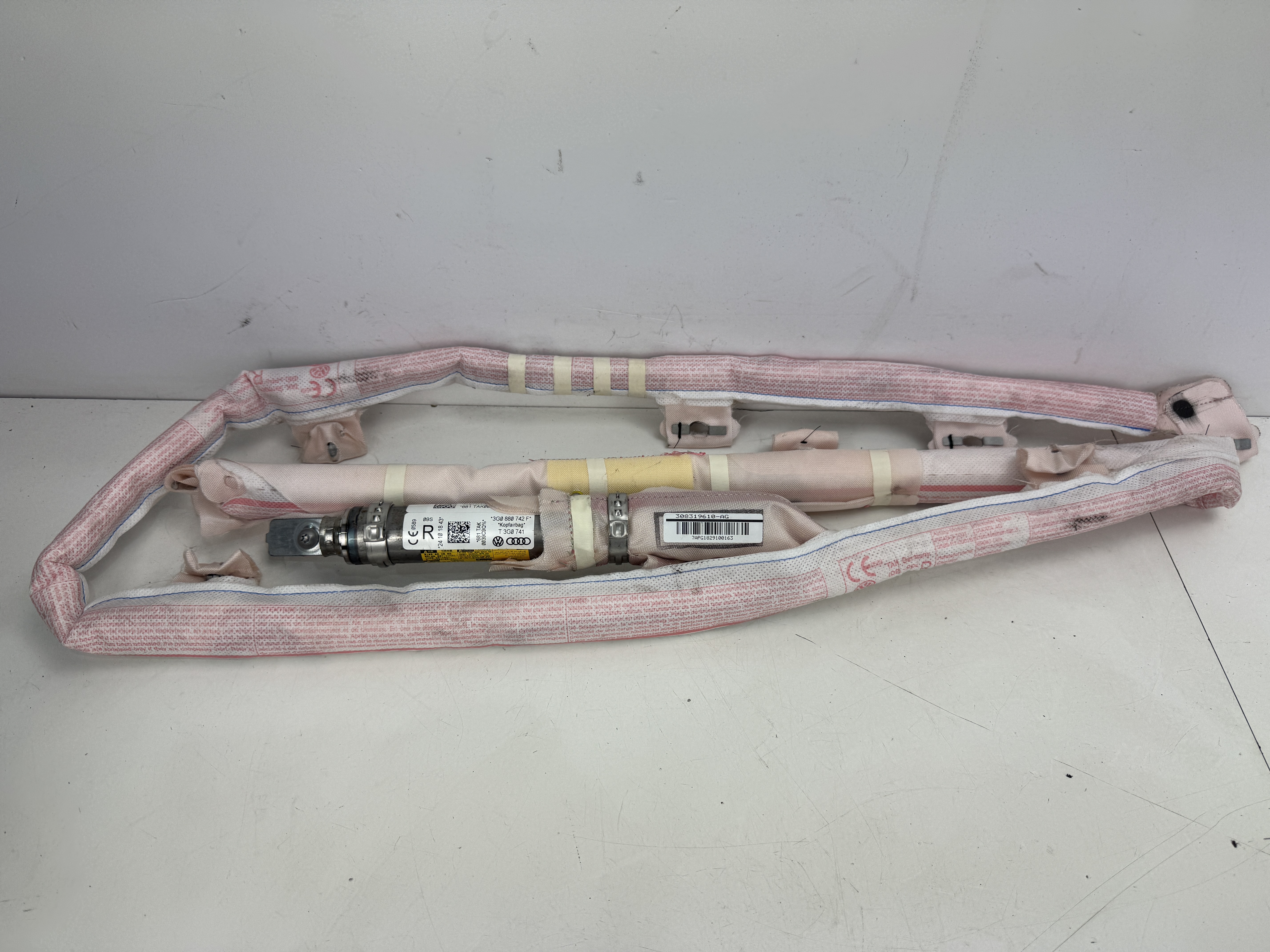 Stropní airbag pravý VW Passat B8 3G0880742F
