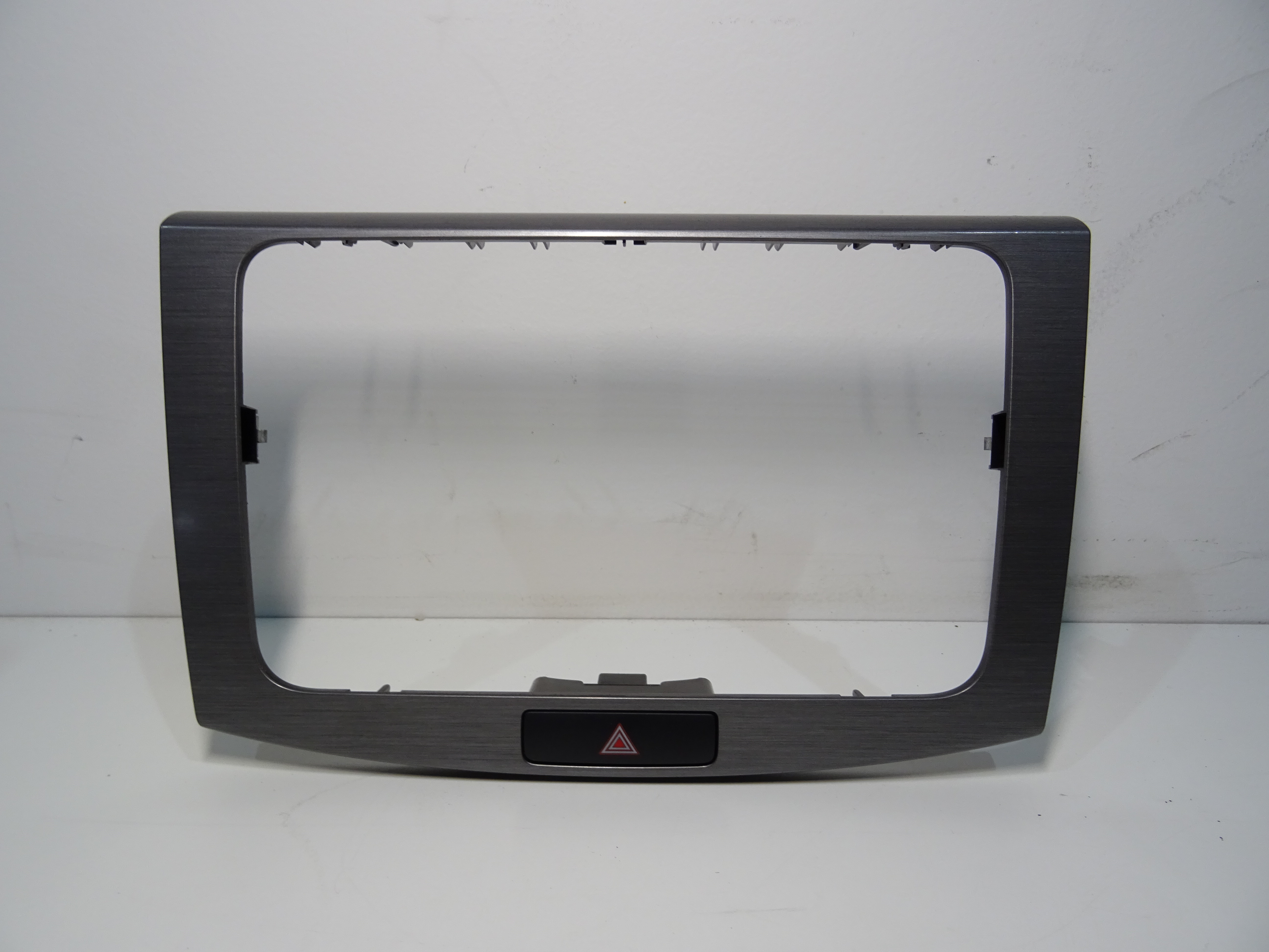 Rámeček rádia VW Passat B7 3AA858069F, 3AA858069H