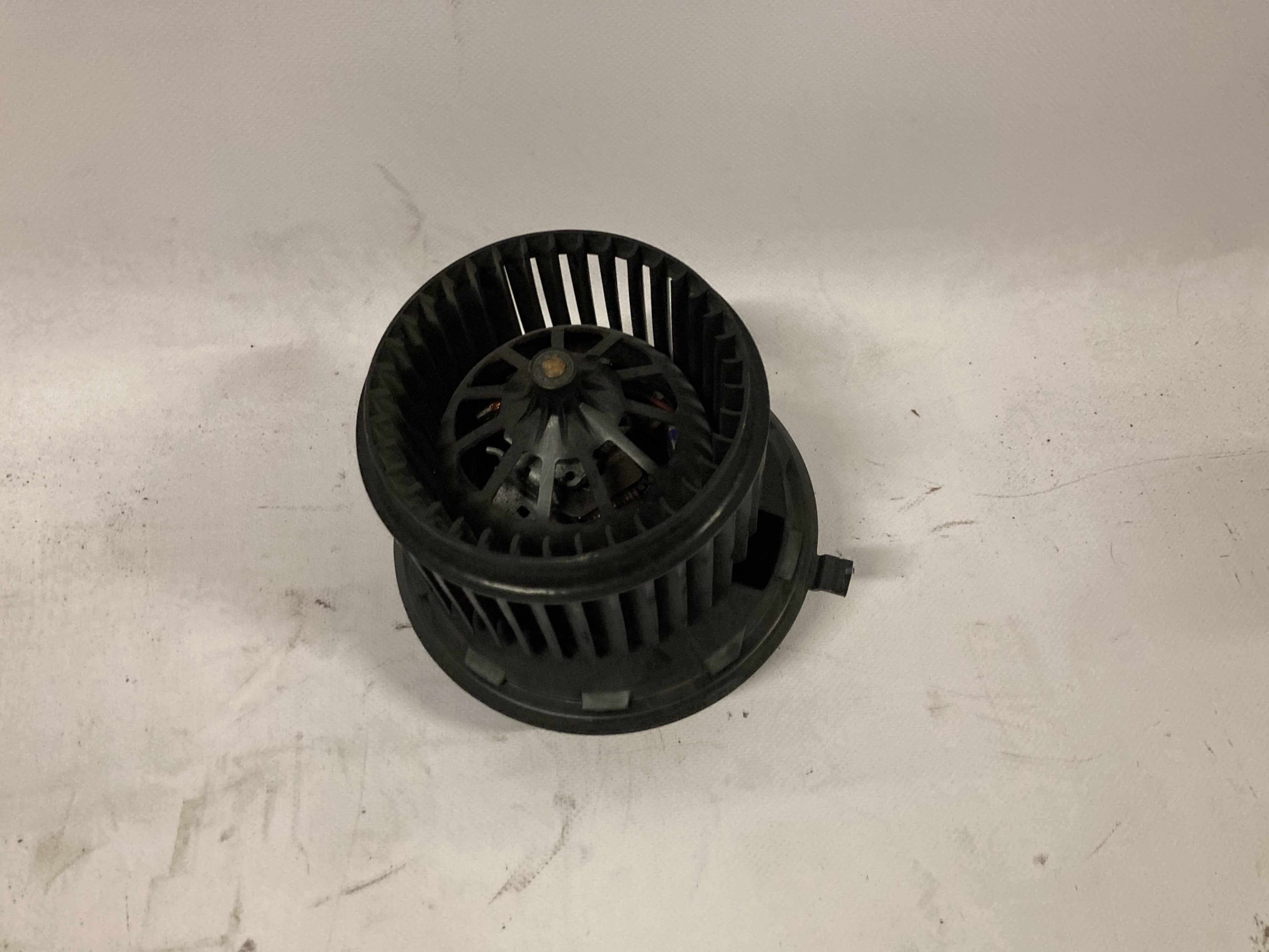 Ventilátor topení VW 7H0819021A