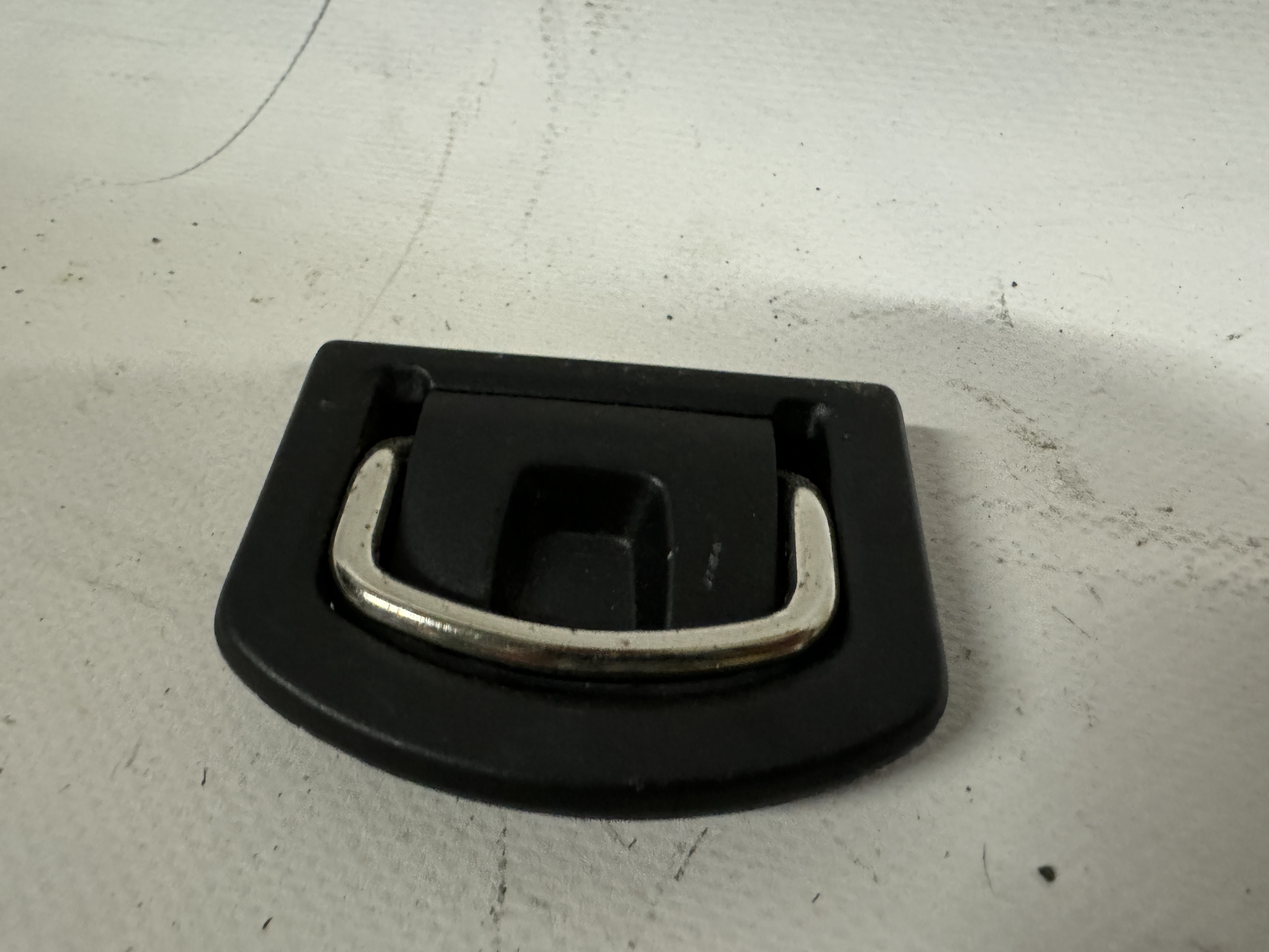 Upínací oko VW 5M0863503