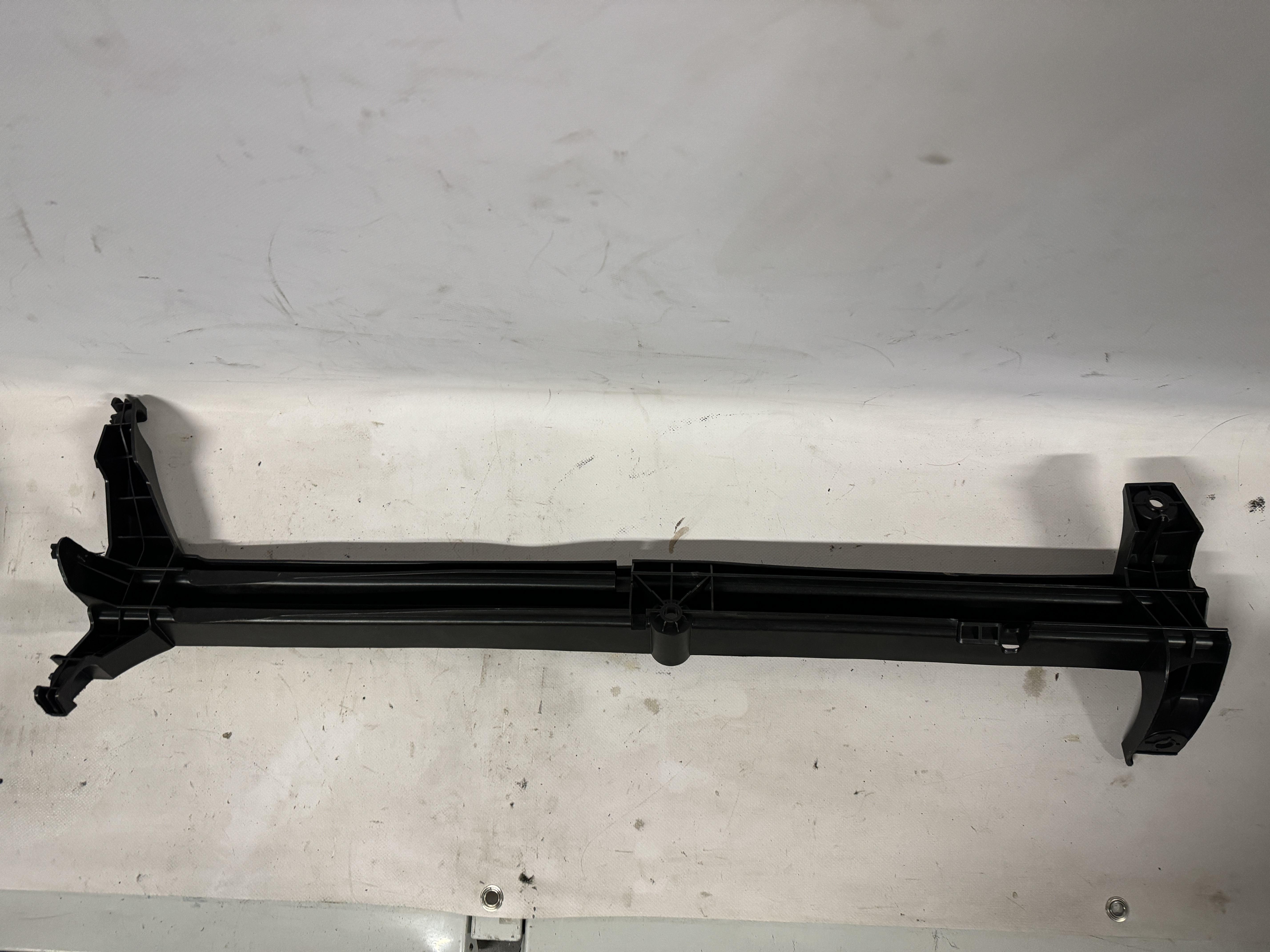 Držák podlahy kufru levý Volvo XC60 31271583