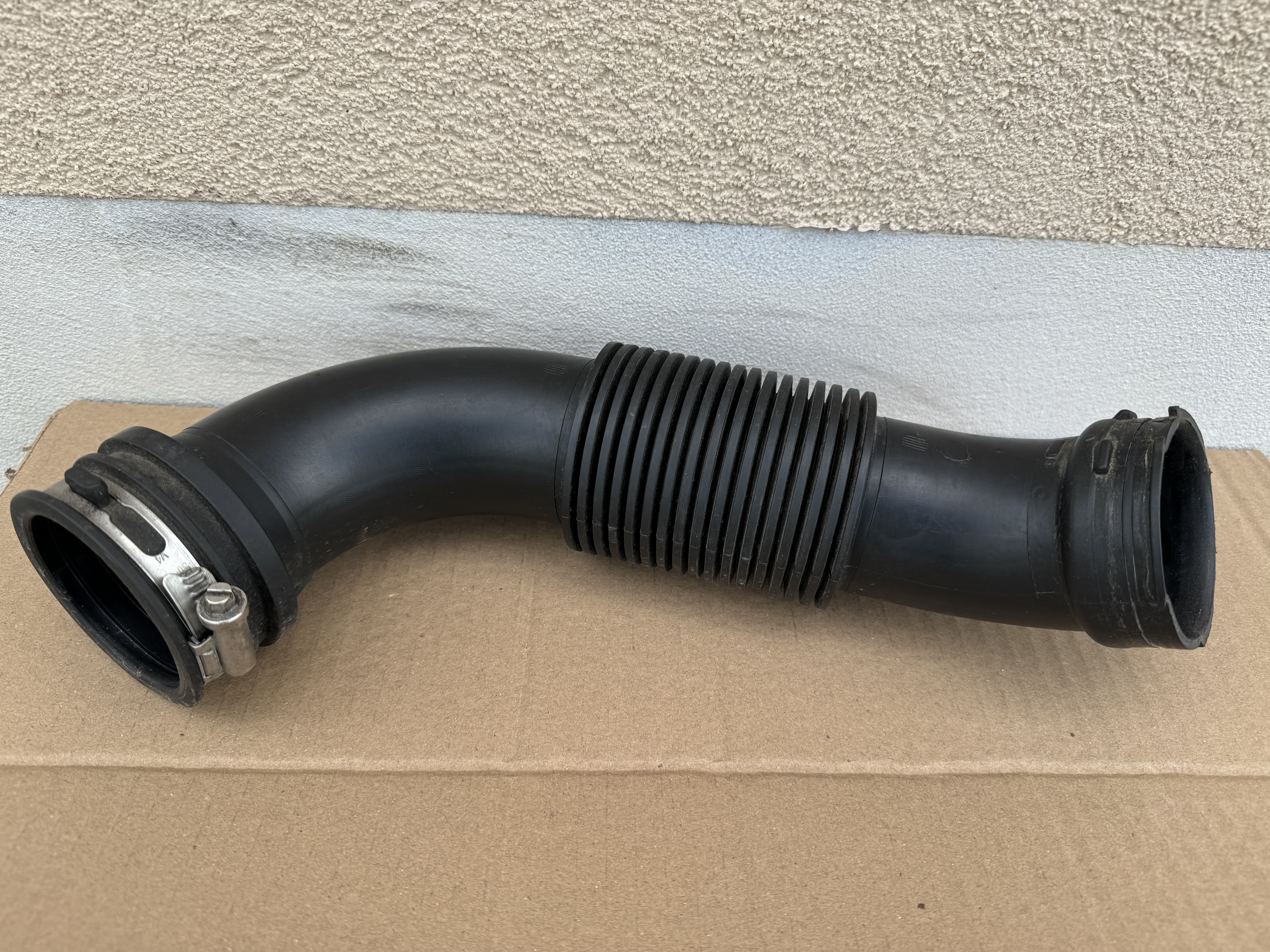 Sací hadice Ford CV61-9C623-AC