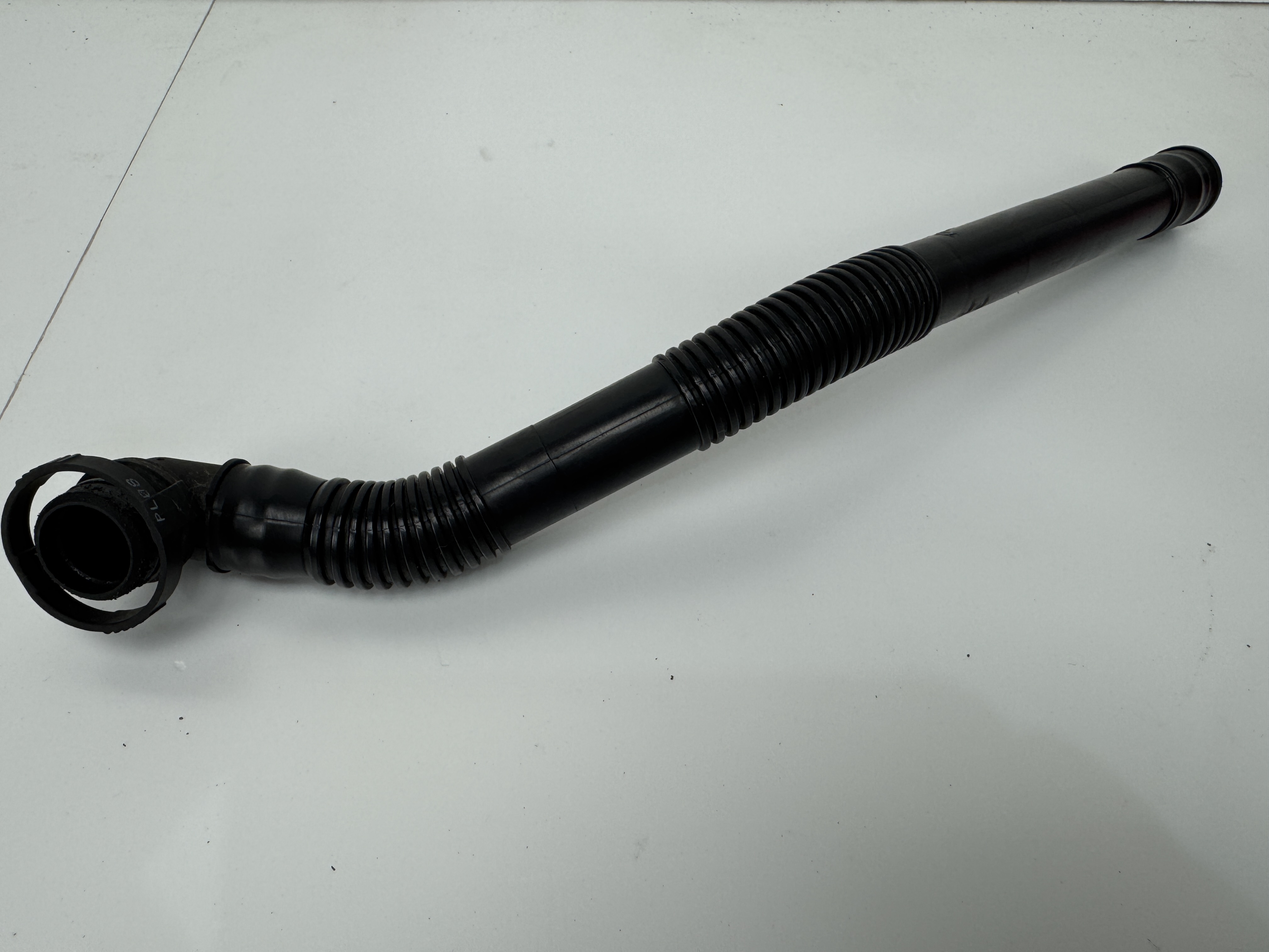 Odtok vody z airboxu 3C0129637C