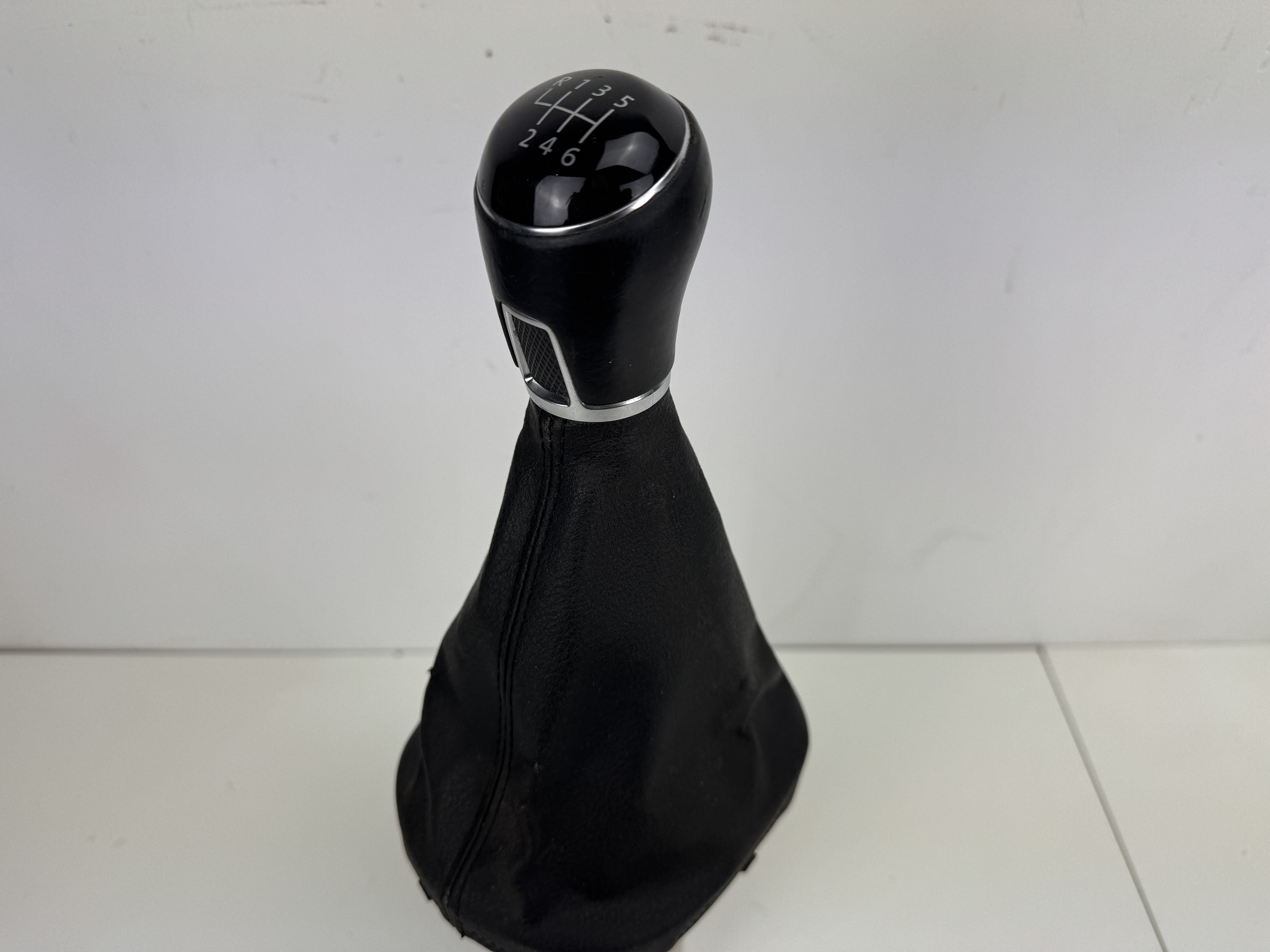 Řadící páka 6 rychlostí VW Touran 1T3 1T0711113AS