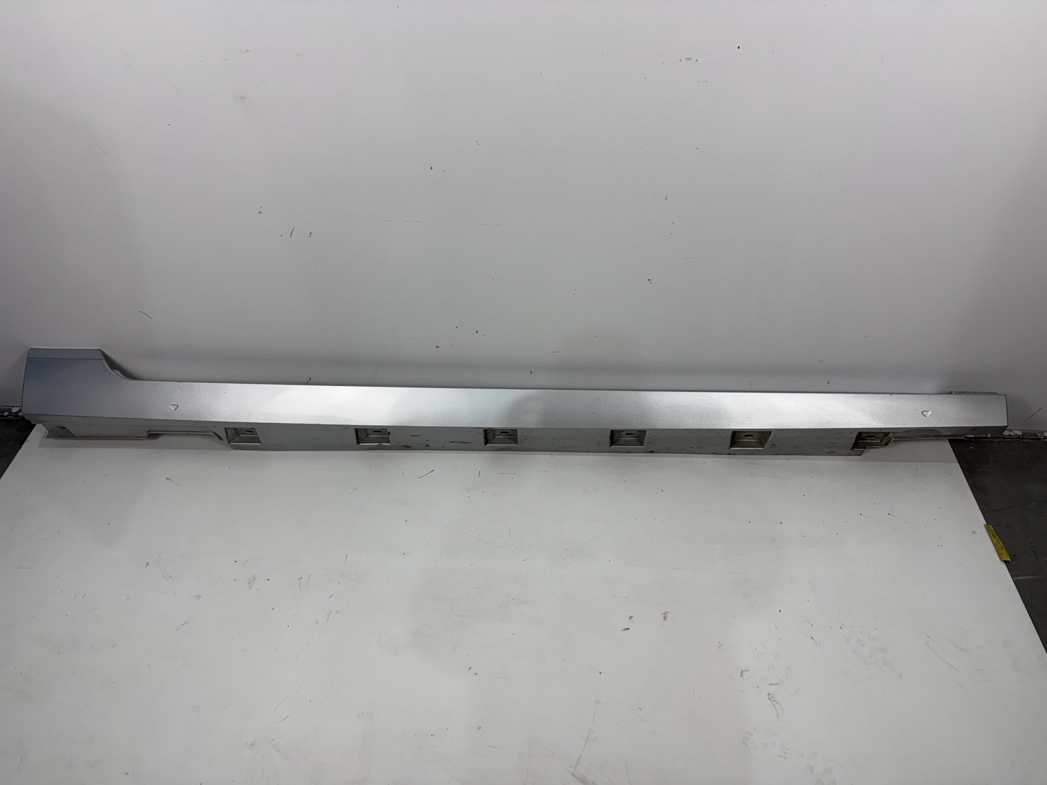 Prahový nástavec pravý VW Passat B8 3G0853858F, 3G0853946 kód barvy LA7W