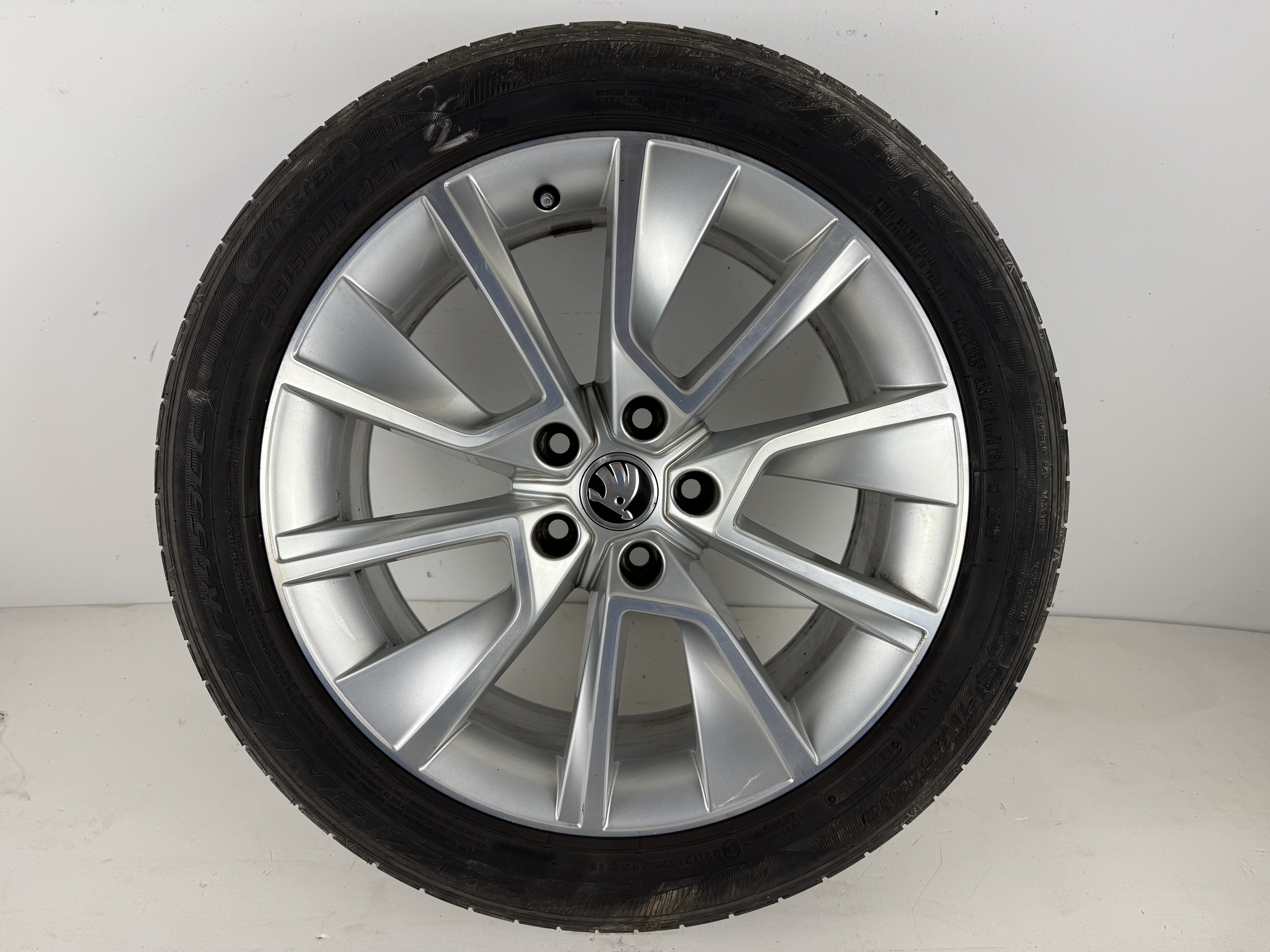 Hliníkové kolo Škoda Braga R18 215/50 57A601025L