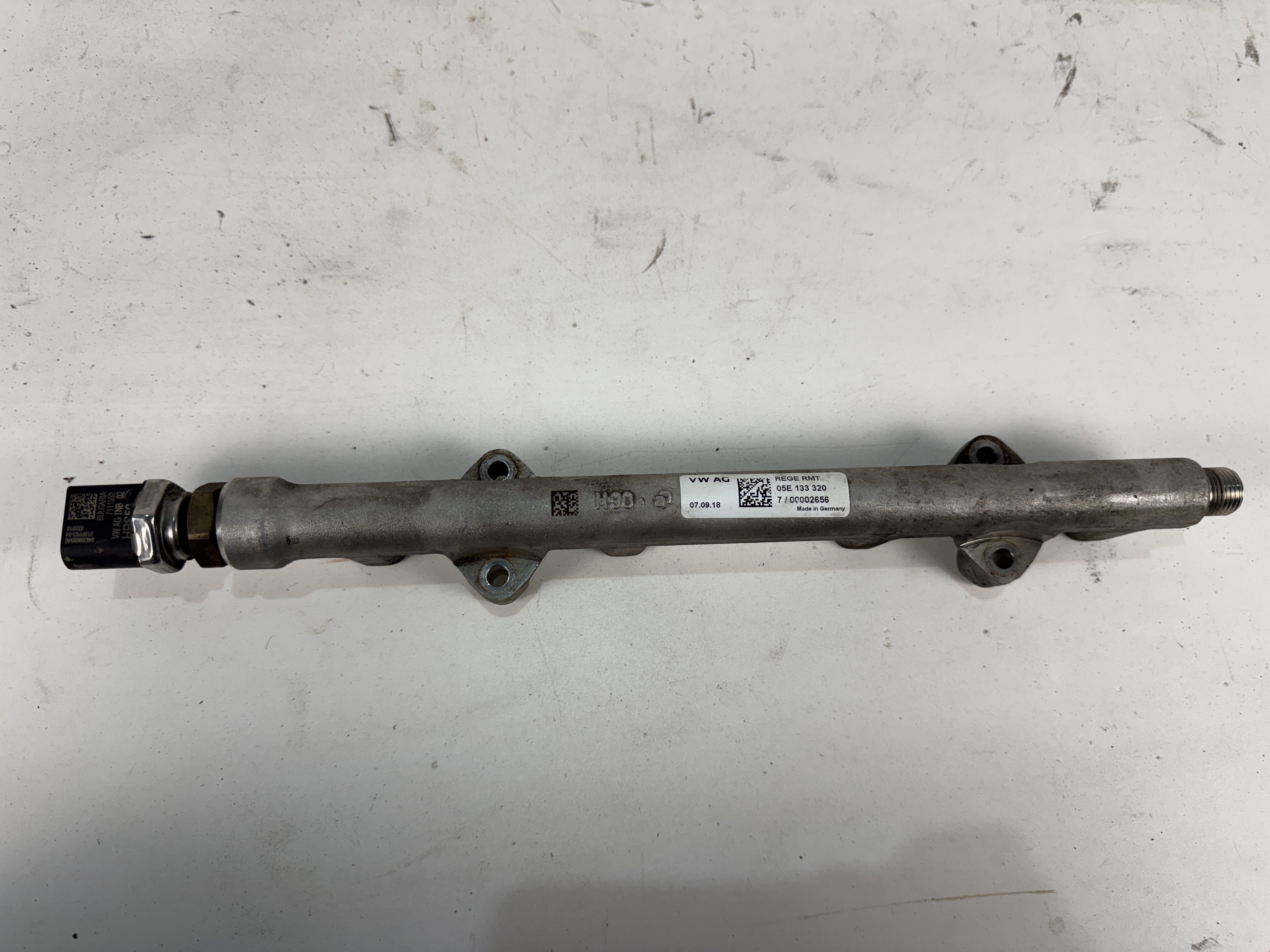 Vstřikovcí lišta VW 1,5TSI 05E133320