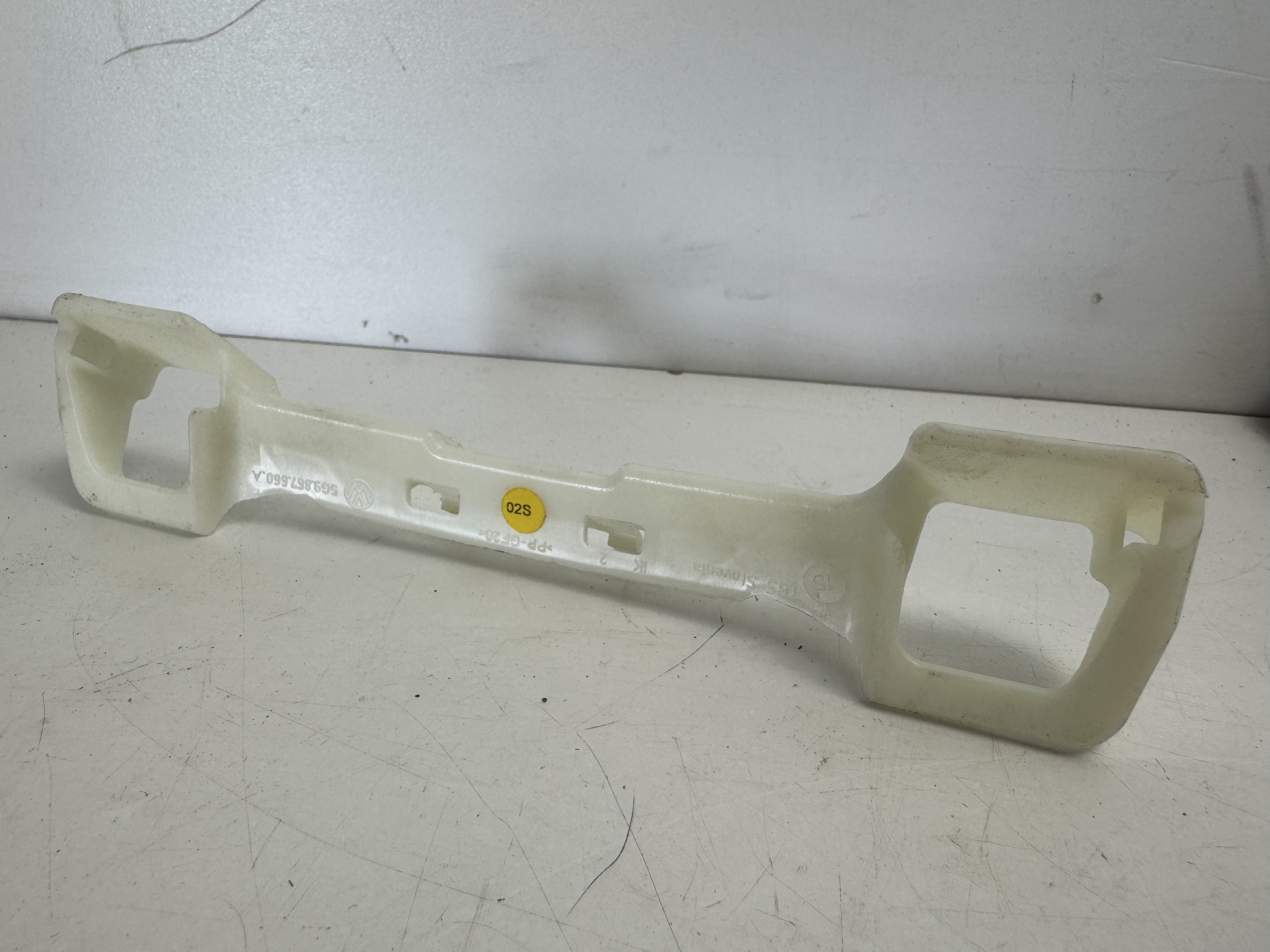 Držák stropního madla VW Golf VII 5G9867660A