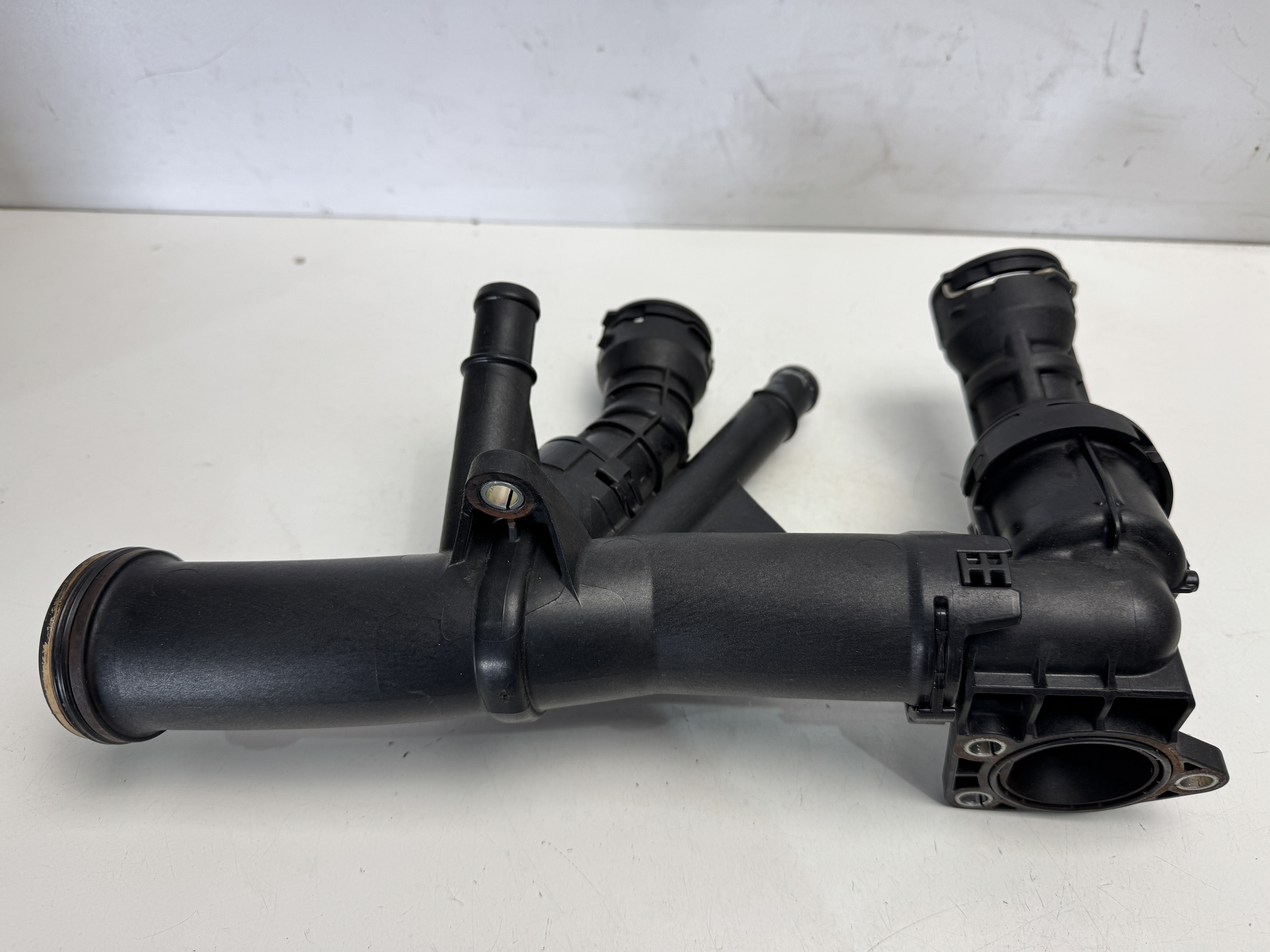 Komora termostatu VW 04L121026F
