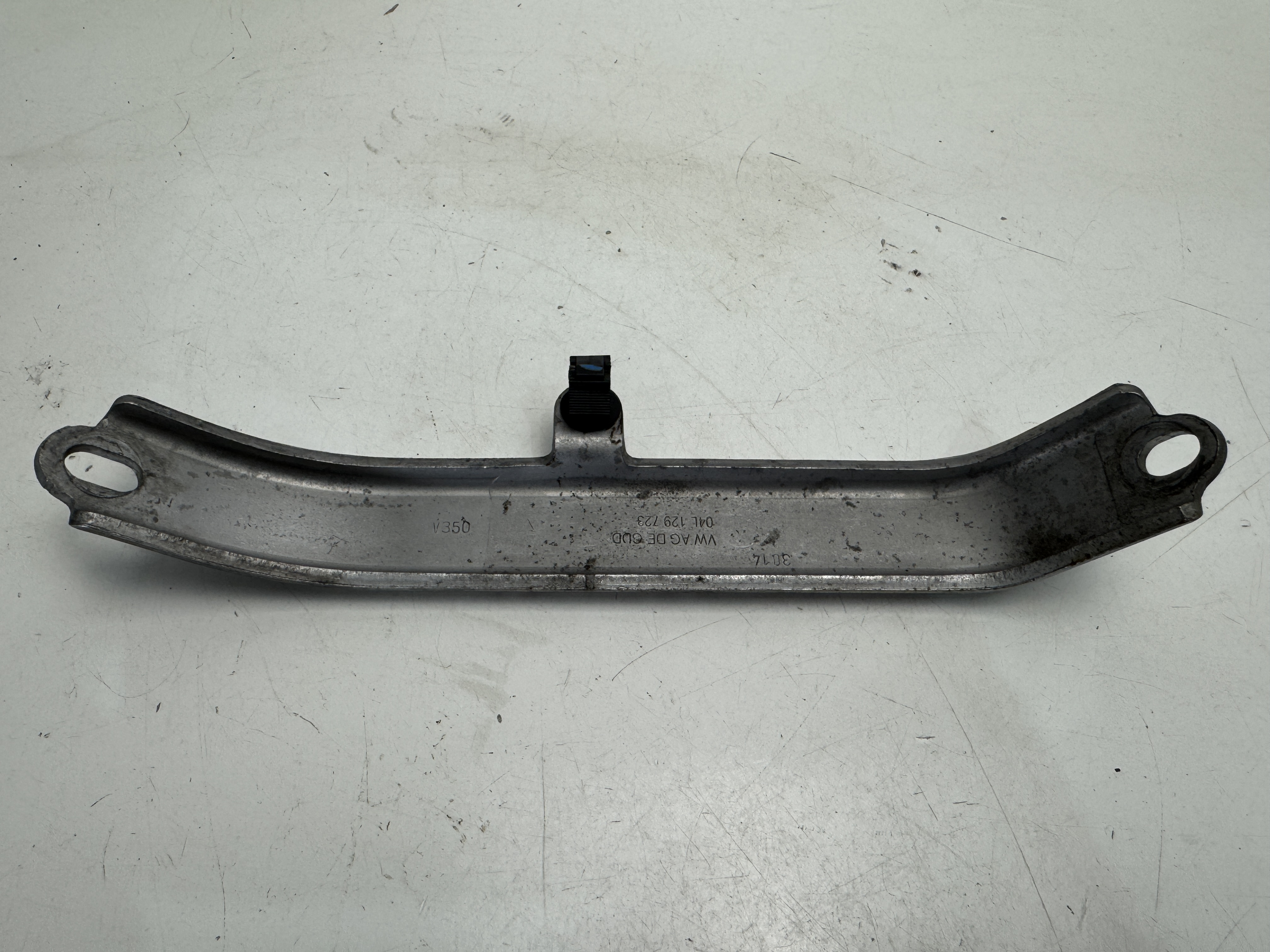 Vzpěra intercooleru VW 2,0TDI 04L129723