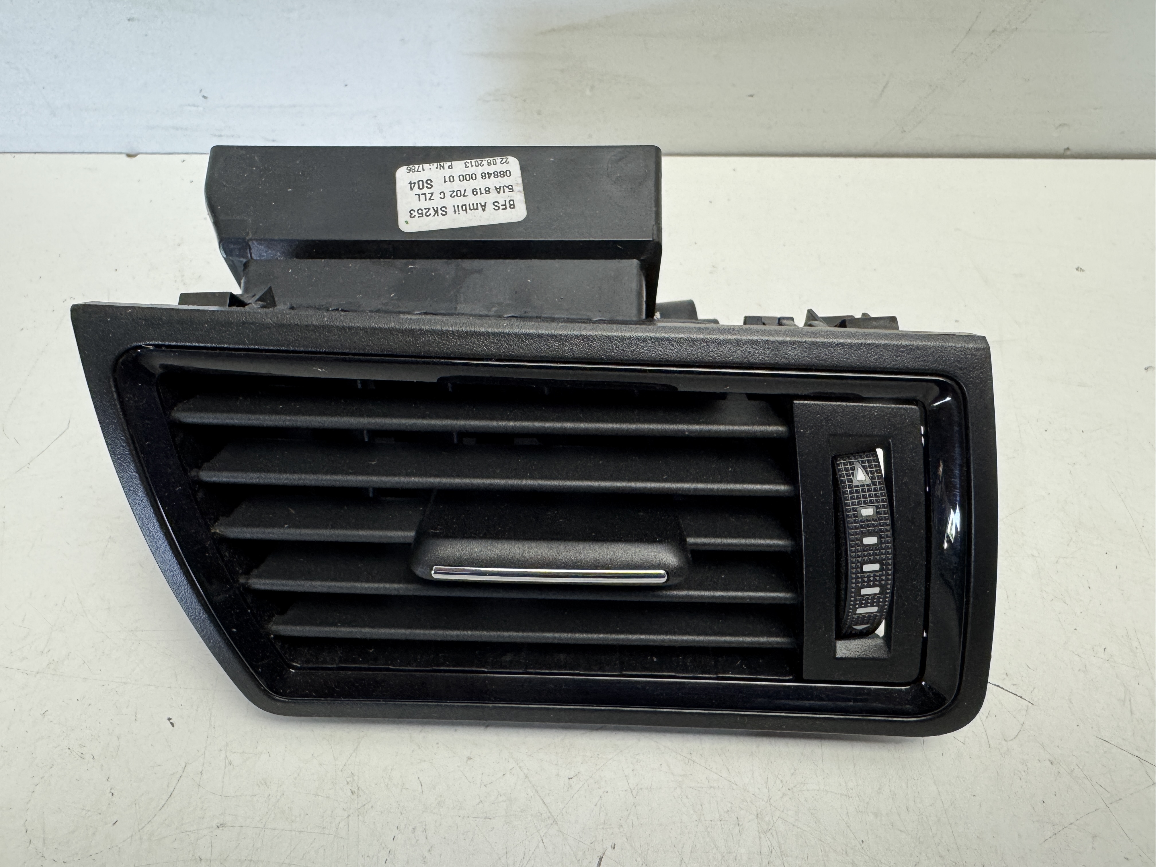 Výdech ventilace pravý Škoda Rapid 5JA819702C