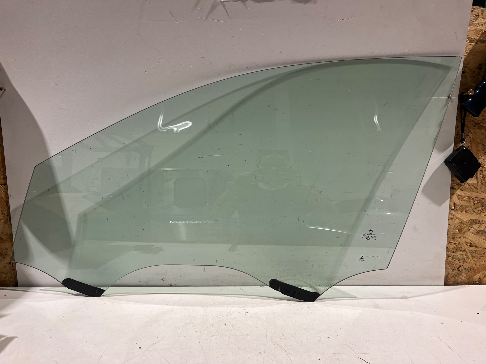 Okno dveří levé přední VW Passat B8 3G0845021