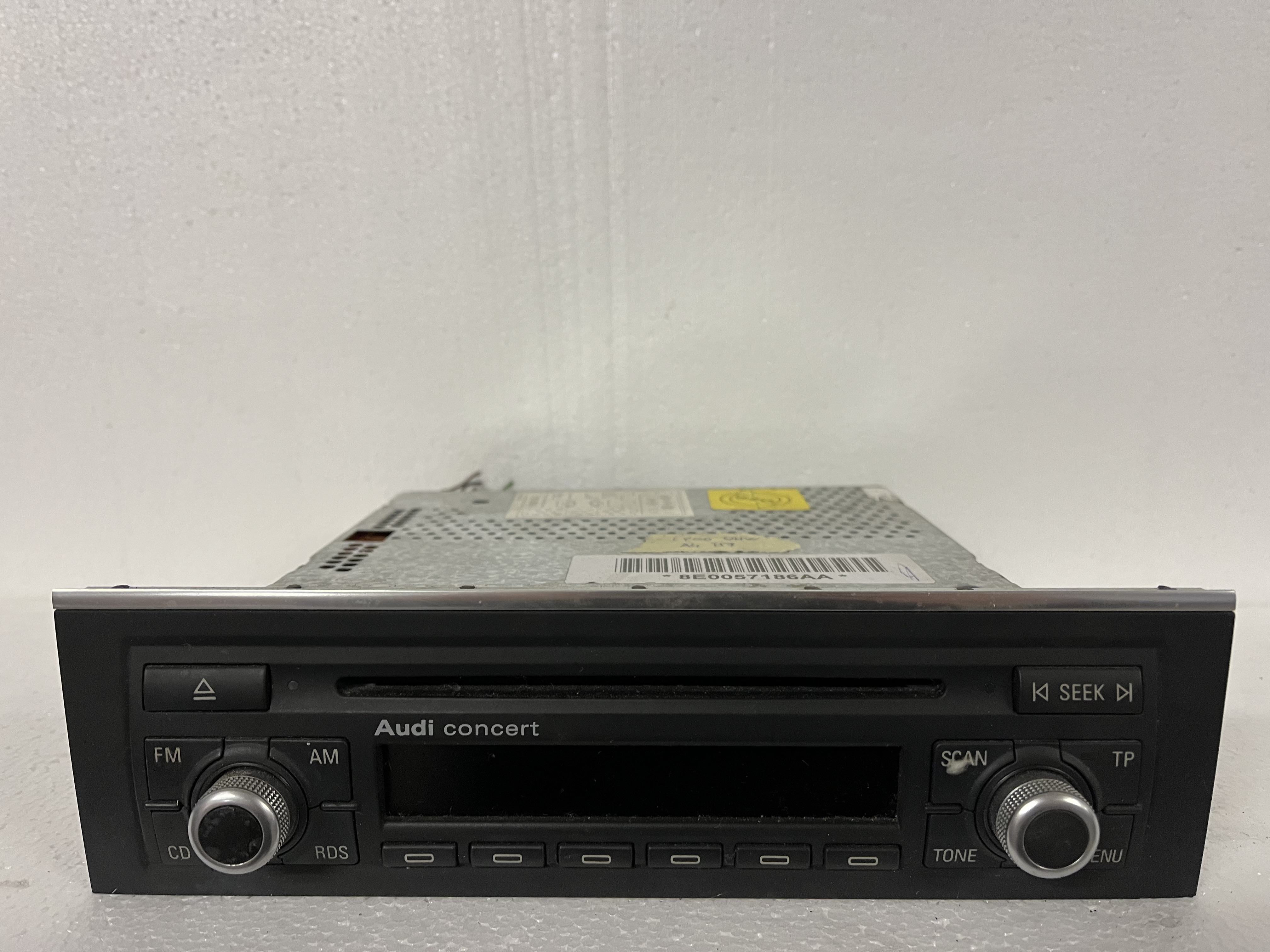 Rádio Audi Concert 8E0057186AA (8E0057185AX)