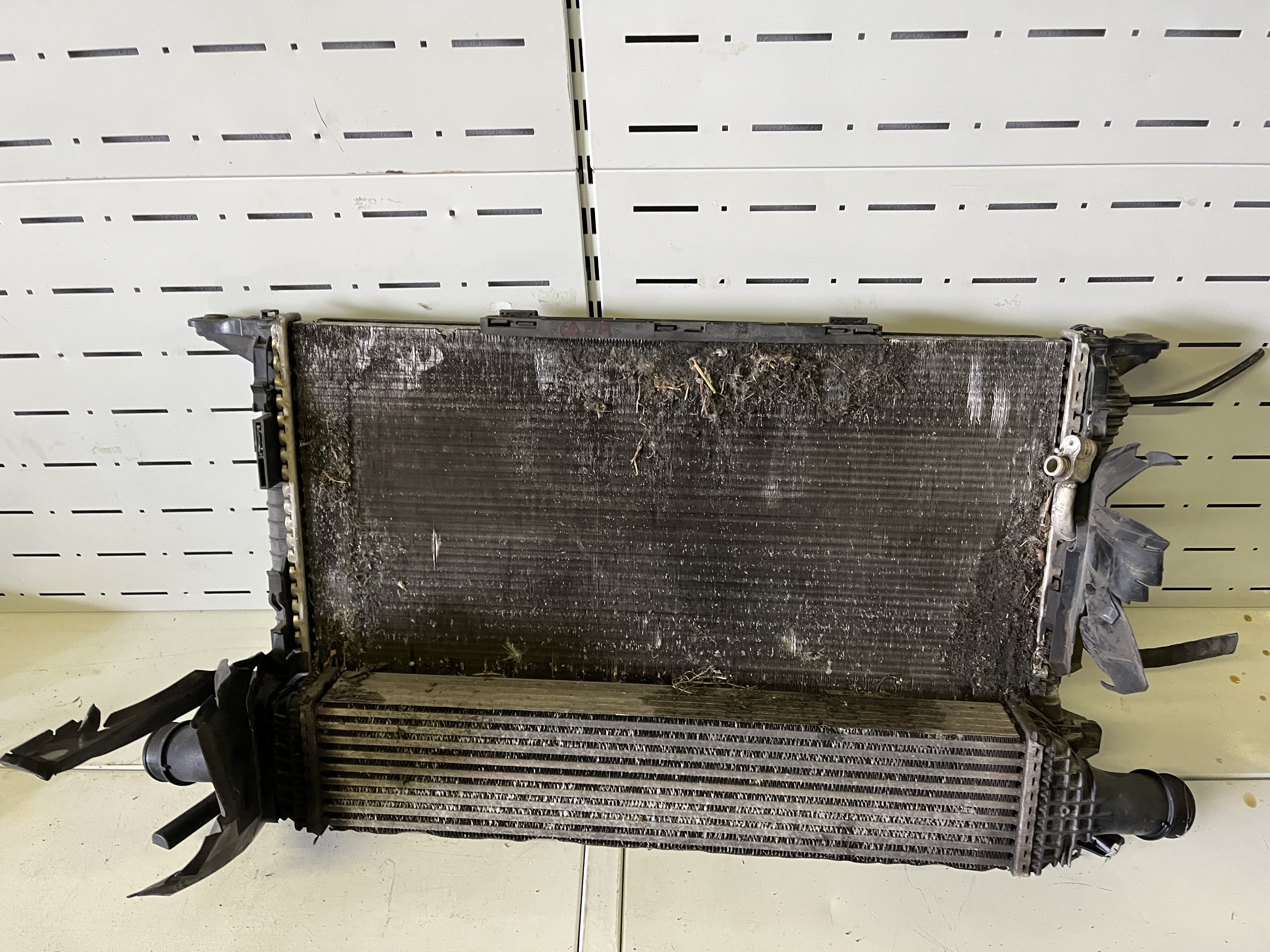 Chladiče s větrákem Audi A4 B8 2,0TDI CAGA